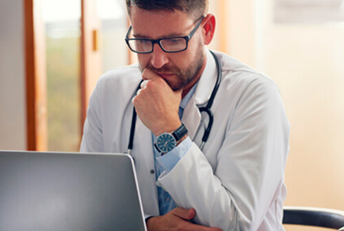 Doctor en Teleinterconsulta neurologica