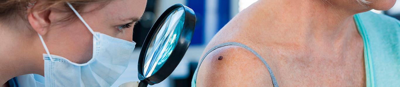 Cuidados y consultas dermatológicas impostergables en época de Covid-19